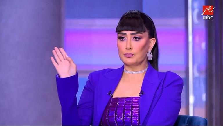 ياستات اتفرجوا علي غادة عبد الرازق بتقول ايه عن عمليات التجميل