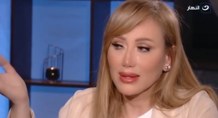 بالفيديو – ريهام سعيد تبكي علي الهواء بسبب ما فعلت بإبنائها
