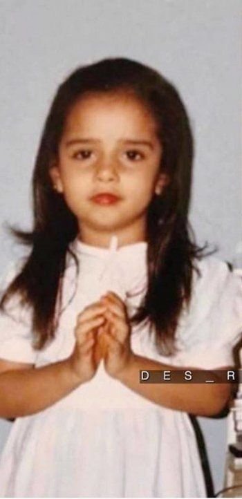 شاهد .. كبرت وأصبحت فنانة شهيرة.. خمنوا هوية هذه الطفلة