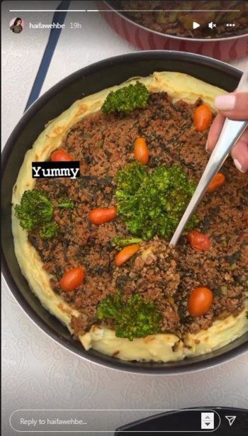 شاهد .. هيفا وهبي تستعرض مهارتها في الطبخ.. وهذه هي الأطباق