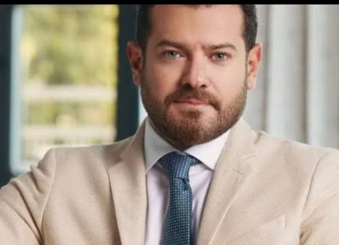 عمرو يوسف يكشف السبب الحقيقي لوقف مسلسل «الملك