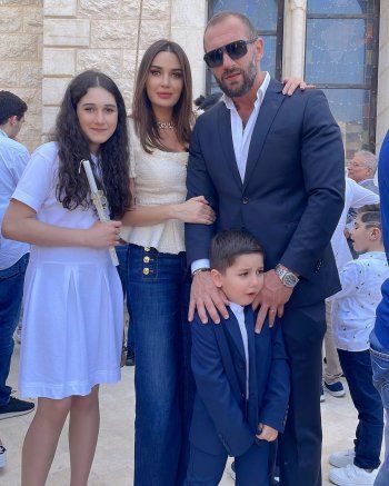 شاهد .. سيرين عبد النور بصور عائلية.. وعفويتها حديث المتابعين