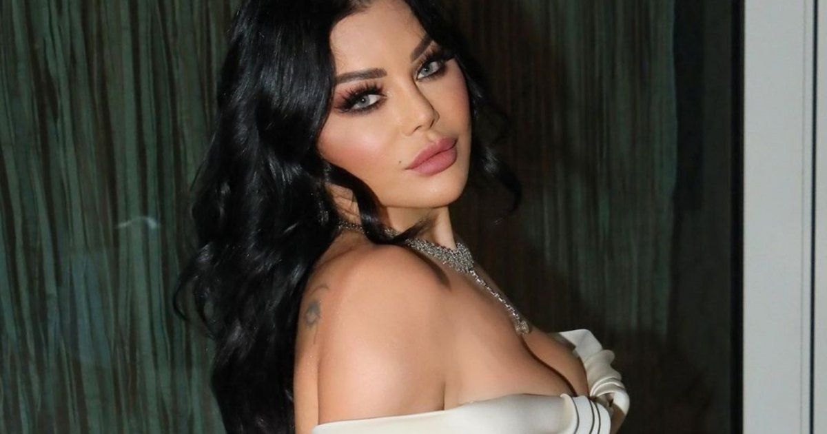 شاهد .. إطلالة رائعة لـ هيفا وهبي باللون الأخضر.. وجمالها حديث الكثيرين