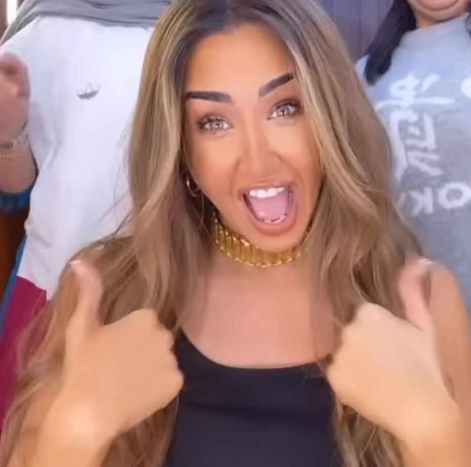 هنا الزاهد تشعل السوشيال ميديا بفيديو تيك توك لاغنية “ستو انا”- شاهد