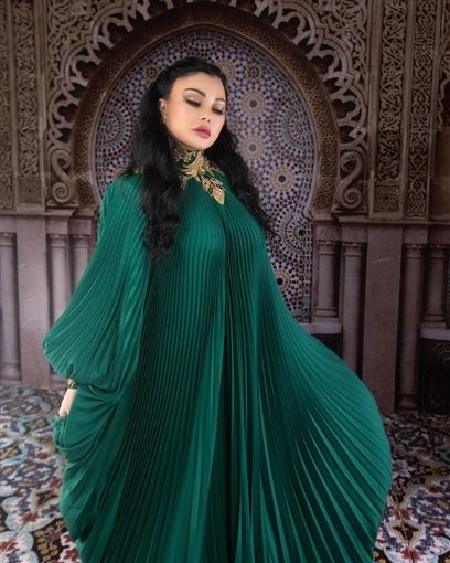 هيفاء وهبي بتمسي عليكم بالعباءة الرمضانية – شاهد علي الجمال