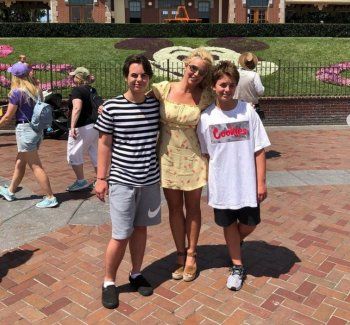 شاهد .. بالصورة - من هما إبنا بريتني سبيرز وكم يبلغان من العمر