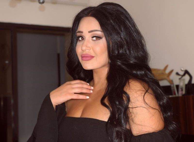 شاهد .. سارية السواس تُفاجئ المتابعين بصورة لها تعود لأكثر من ٢٥ عام