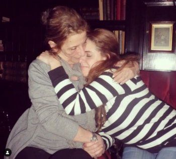 شاهد .. دنيا عبد العزيز تستذكر والدتها بصورة مؤثرة والجمهور يتفاعل