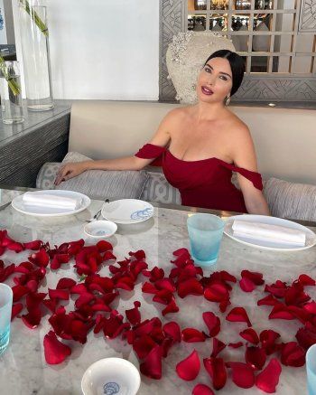 شاهد .. لاميتا فرنجية تعيش أجواء رومانسية.. وإطلالتها حديث المتابعين