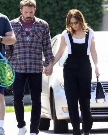 شاهد .. أول ظهور علني لـ جينيفر لوبيز وبن أفليك بعد إعلانهما الخطوبة