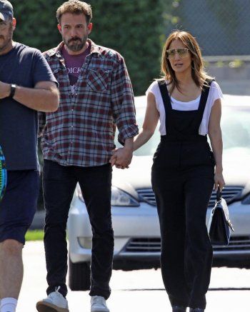 شاهد .. أول ظهور علني لـ جينيفر لوبيز وبن أفليك بعد إعلانهما الخطوبة