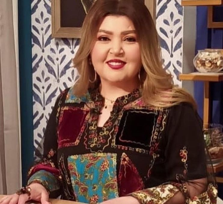 مها احمد تروج لبرنامجها الجديد بصور من الكواليس..”مطبخ الهانم”