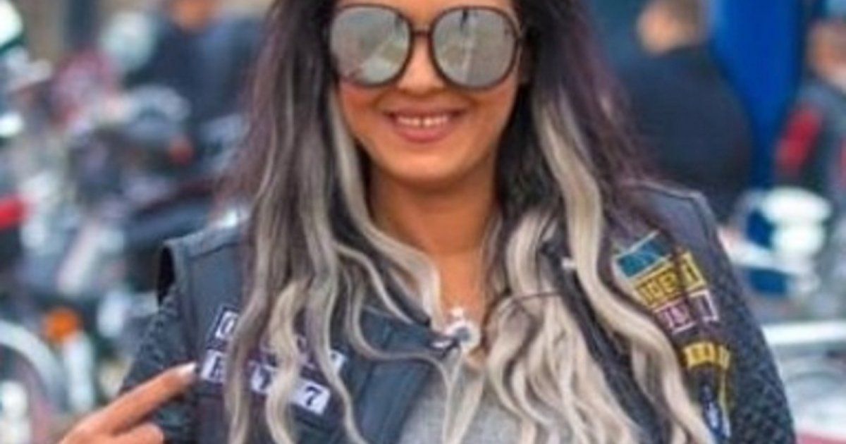 شاهد .. رشا سامي العدل تطلب الدعاء لوالدها الراحل