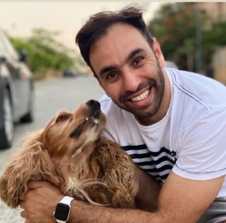 احمد الشامي يخطف الانظار بصحبه الكلب الخاص به- شاهد