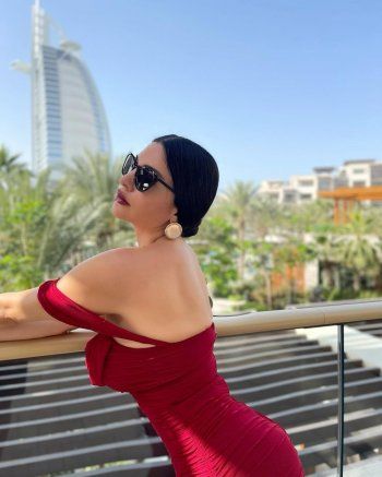 شاهد .. لاميتا فرنجية تعيش أجواء رومانسية.. وإطلالتها حديث المتابعين