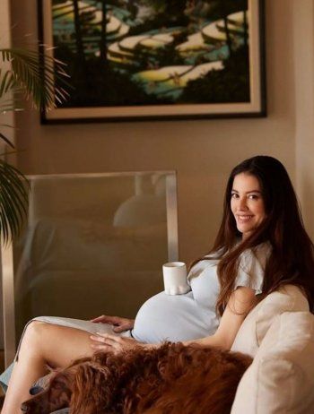 شاهد .. أول ظهور لزوجة كيفانش تاتليتوغ ببطن منتفخ.. والجمهور يشيد بنعومتها