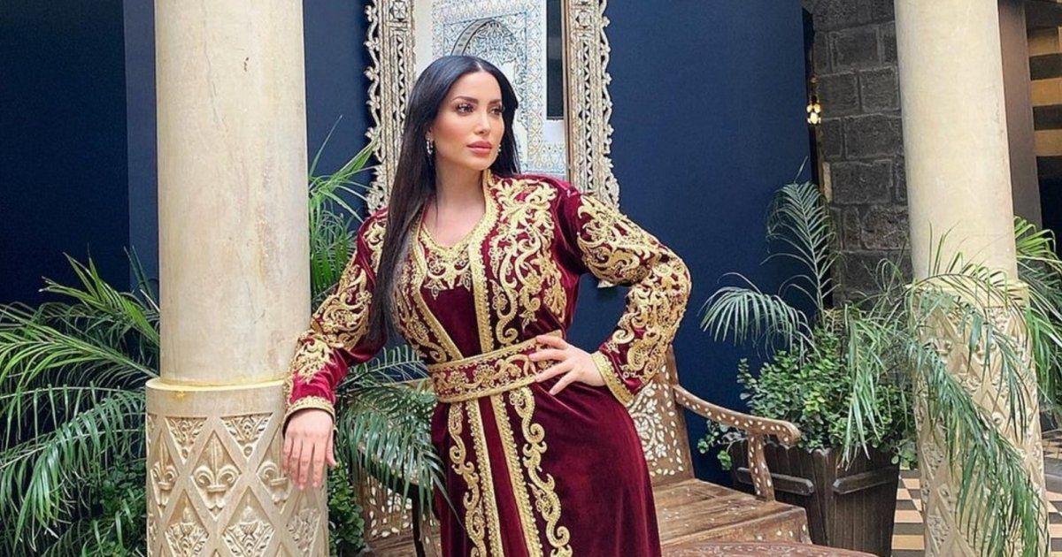 شاهد .. نسرين طافش بإطلالة من الستينات.. وجمالها حديث المتابعين