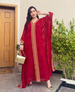 اتفرج – نسرين طافش تستعرض مفاتنها بالأحمر الشفاف في نهار رمضان