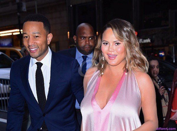 شاهد .. بالصور - كريسي تايغن وجون ليجند يحتفلان بعيد ميلاد إبنتهما لونا