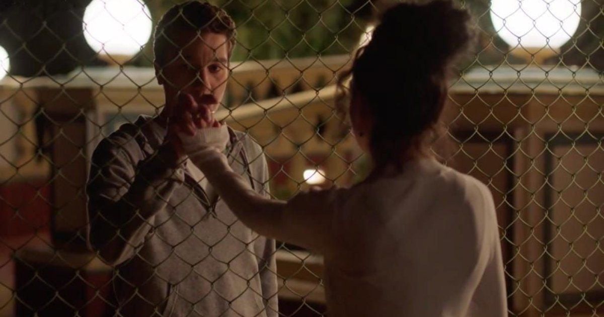 شاهد .. نور النبوي يعاقب بإبعاده عن حبيبته خارج مصر في راجعين يا هوى