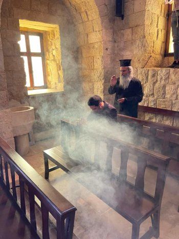 شاهد .. جورج نخلة يصوّر ترتيلة قصة المكرم بشارة أبو مراد المخلّصي.. ويكشف عن جديده