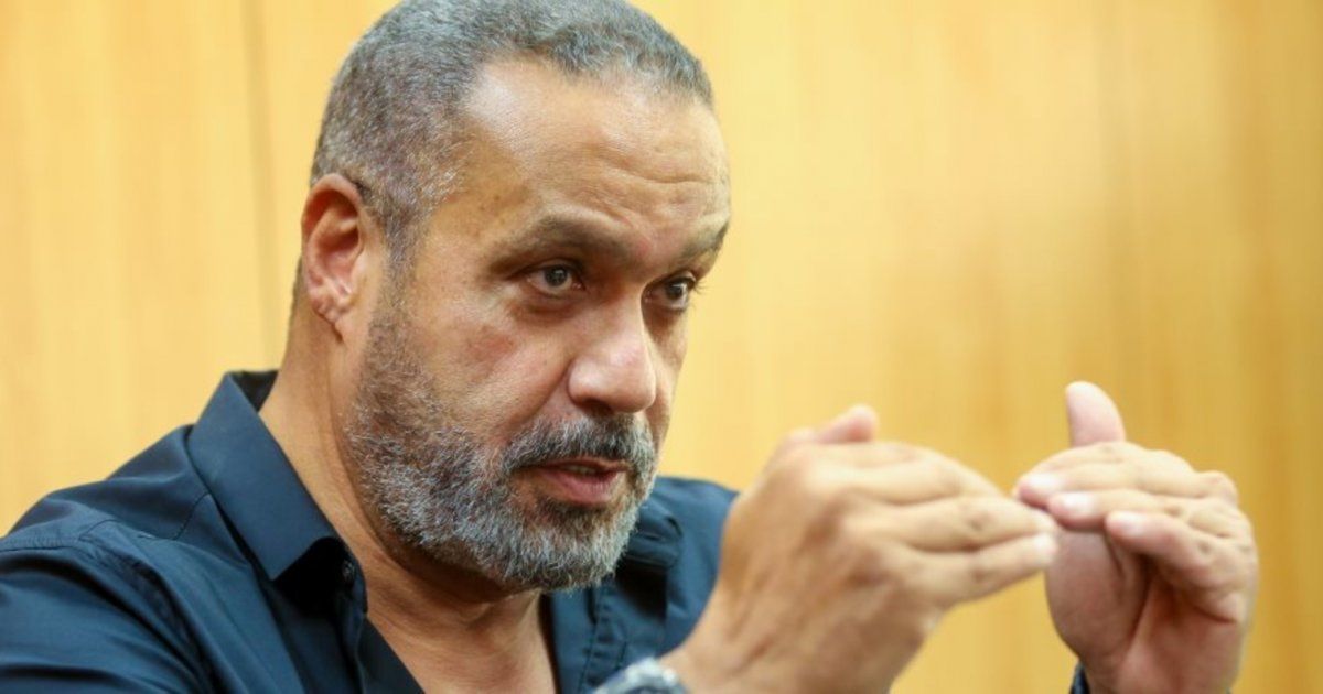 شاهد .. جمال العدل يفجر مفاجأة من العيار الثقيل لمحبي عمرو دياب