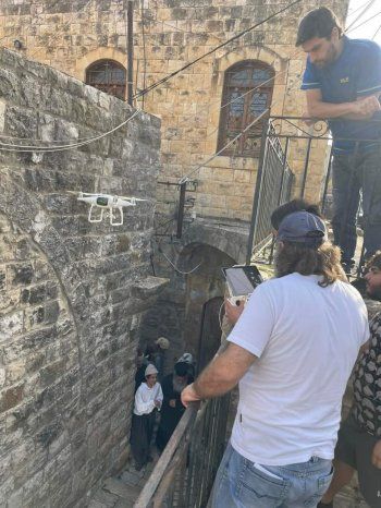 شاهد .. جورج نخلة يصوّر ترتيلة قصة المكرم بشارة أبو مراد المخلّصي.. ويكشف عن جديده