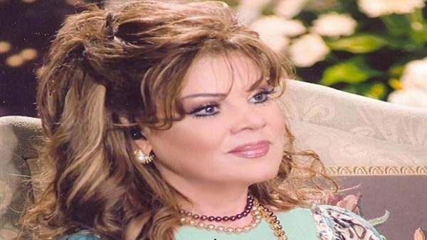 شاهد .. صفاء أبو السعود منزعجة من شائعة وفاتها.. وظهور نادر لإبنتها