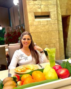 اتفرج – منة فضالي تسحر القلوب بظهور مفيش أحلي من كدة