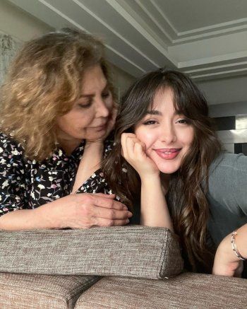 شاهد .. هيا مرعشلي تجتمع مع جدتها ناهد الحلبي في بيروت وتصفها بهذه العبارة