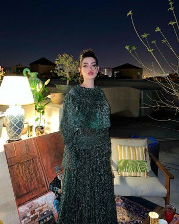 شاهد .. بالصورة - روان بن حسين تلعب الشطرنج...وفستانها حديث الجمهور