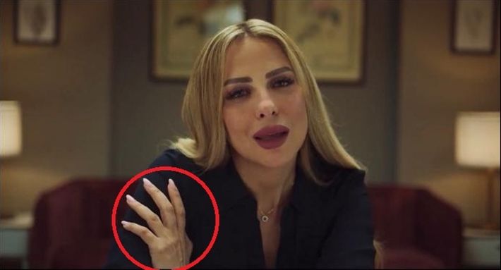 بالصور – خطأ إخراجي في الحلقة 14 من مسلسل “سوتس بالعربي”
