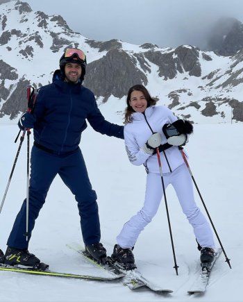 شاهد .. بالصور - شام الذهبي بإطلالة رومانسية برفقة زوجها...والجمهور يتفاعل