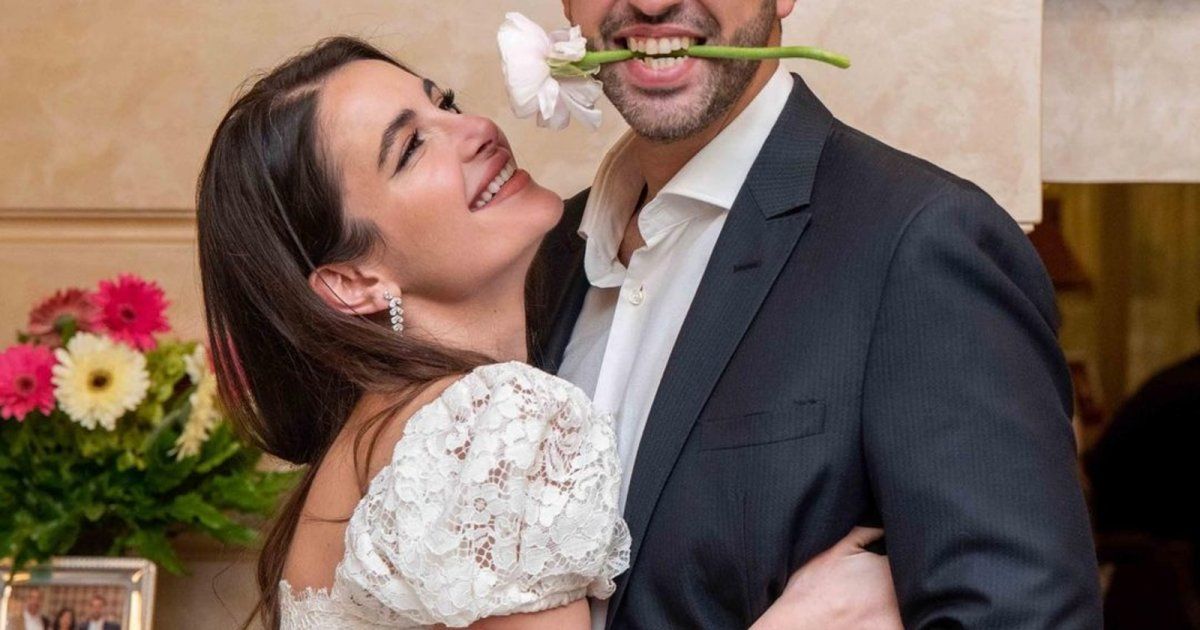 شاهد .. بالصور - شام الذهبي بإطلالة رومانسية برفقة زوجها...والجمهور يتفاعل