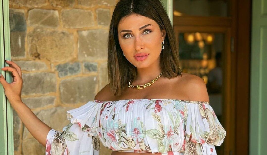 شاهد .. صورة من طفولة هبة نور تضج مواقع التواصل.. وملامحها تخطف الأنظار