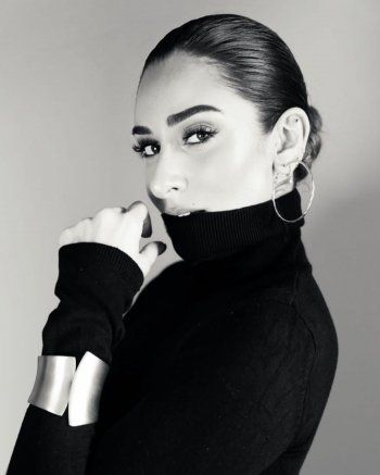 شاهد .. أمينة خليل بإطلالة حابسة للأنفاس...والجمهور يتفاعل