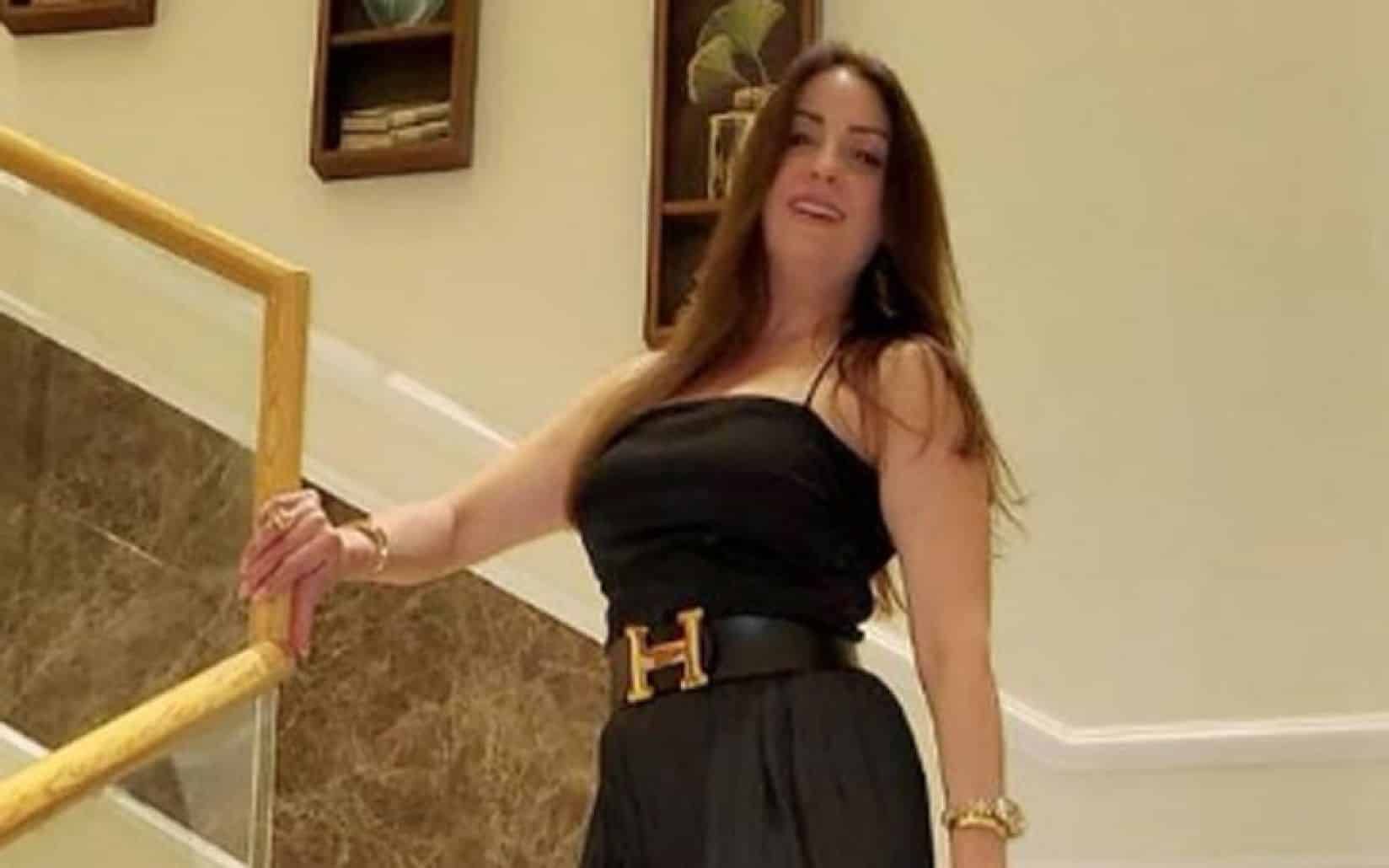 اتفرج- نرمين الفقي تشوق جمهورها بالعباية البيتي