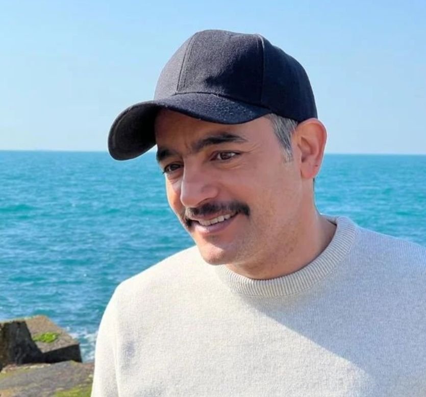 من علي البحر.. هانى سلامه يروج لمسلسل “ملف سرى” – شاهد