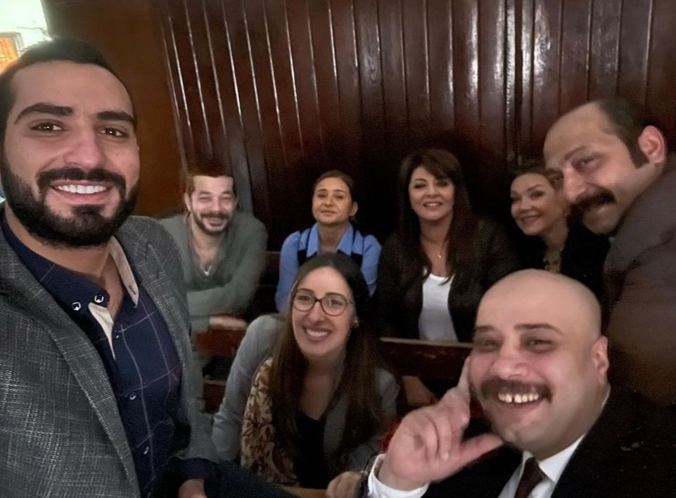 هالة صدقي تروج لـ فاتن امل حربي بصورة من الكواليس.. ” كتيبة الإعدام”