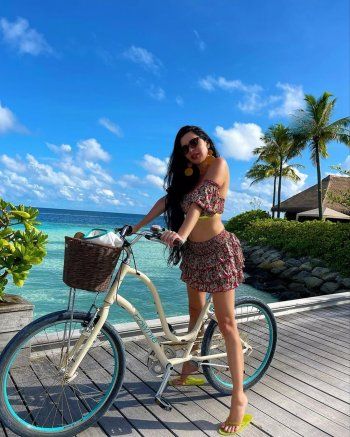 شاهد .. لاميتا فرنجية تستمتع بإجازتها في المالديف - بالصور