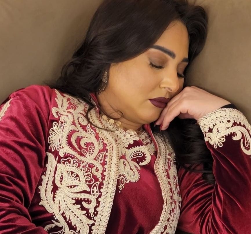 رحاب الجمل تخطف الانظار من كواليس مسلسل توبة- شاهد