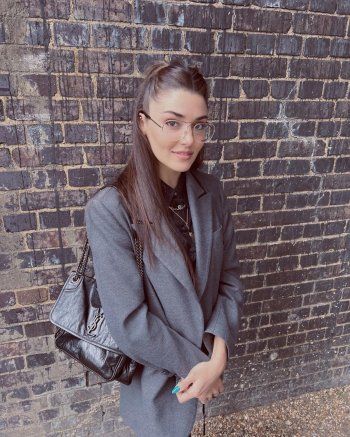 شاهد .. بالصورة- هاندا ارتشيل بإطلالات ساحرة في آخر ظهور لها