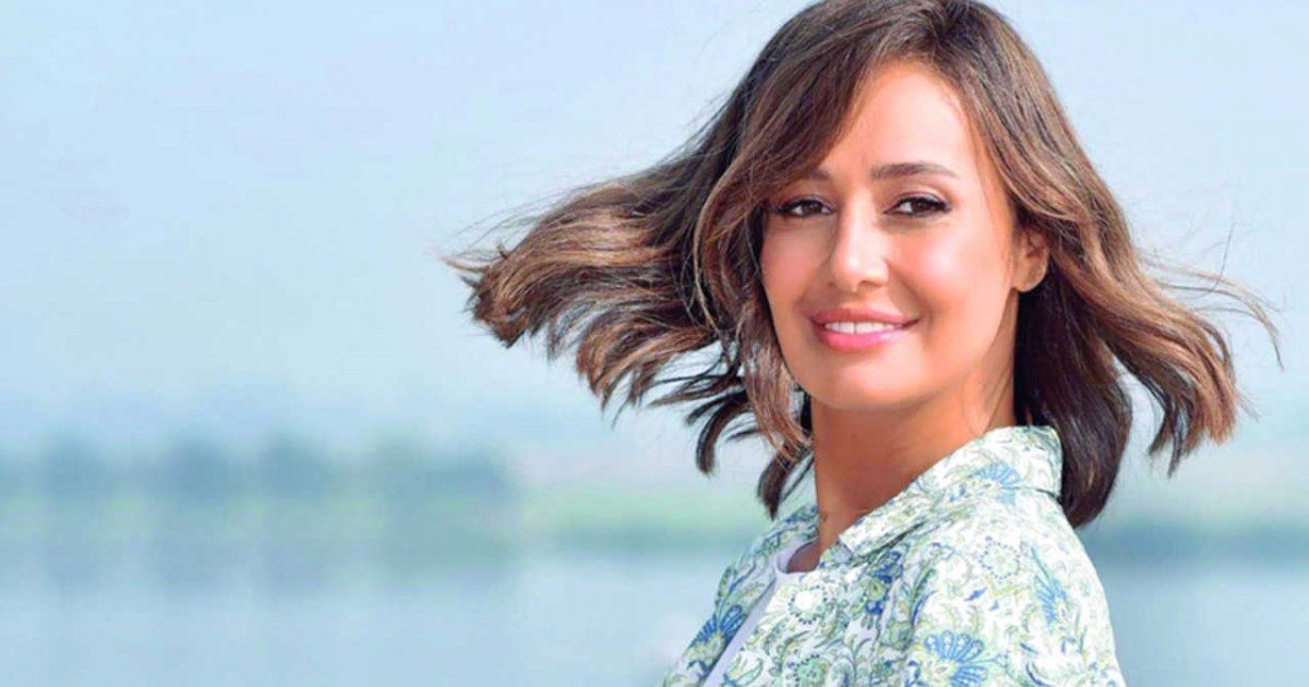 شاهد .. بالفيديو - حلا شيحة تؤدي مناسك العمرة