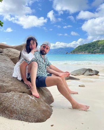 شاهد .. نسليهان أتاغول تعايد زوجها بعيد ميلاده بصور رومانسية