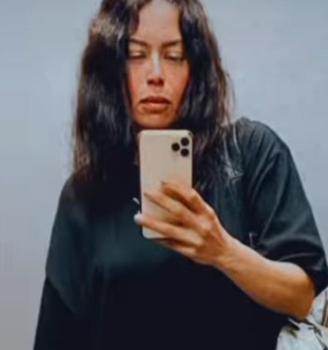 بصورة سيلفي.. لقاء الخميسي تتألق في احدث ظهور لها – شاهد