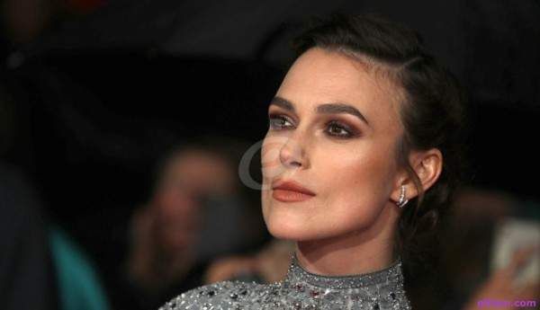 شاهد .. كيرا نايتلي: إبنتي لا تبدي أي إهتمام بأدواري السينمائية