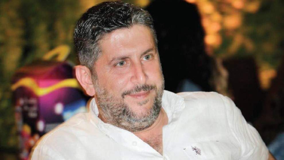 شاهد .. بالصور- محمد قنوع يؤدي مناسك العمرة