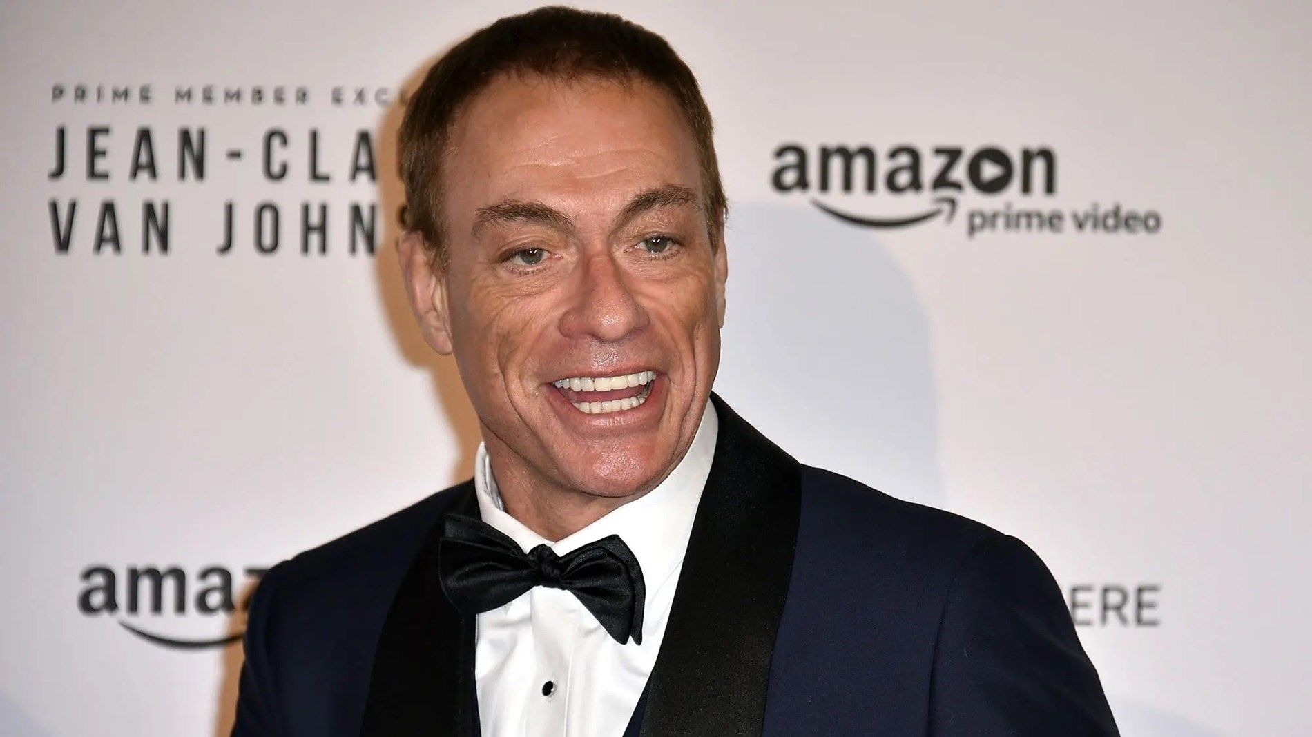 فان دام يلغى زيارته الى مصر بشكل مفاجىء !!