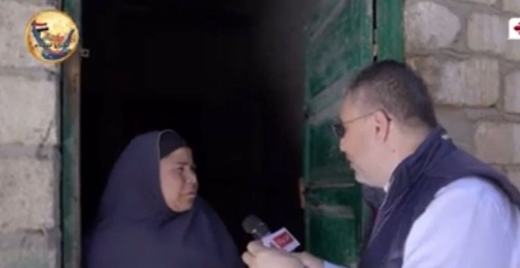 واحد من الناس يحقق حلم بائعة خضار بمبلغ مالى ليساعدها فى اعباء الحياة