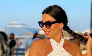 شاهد .. لاميتا فرنجية بإطلالة لافتة بالعباءة